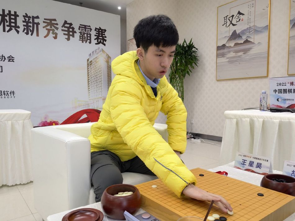 消息人士表示，在接连输给赫罗纳以及安特卫普后，巴萨对阵瓦伦西亚必须拿下胜利，在球队内部对于主教练哈维的信心“不容置疑”。